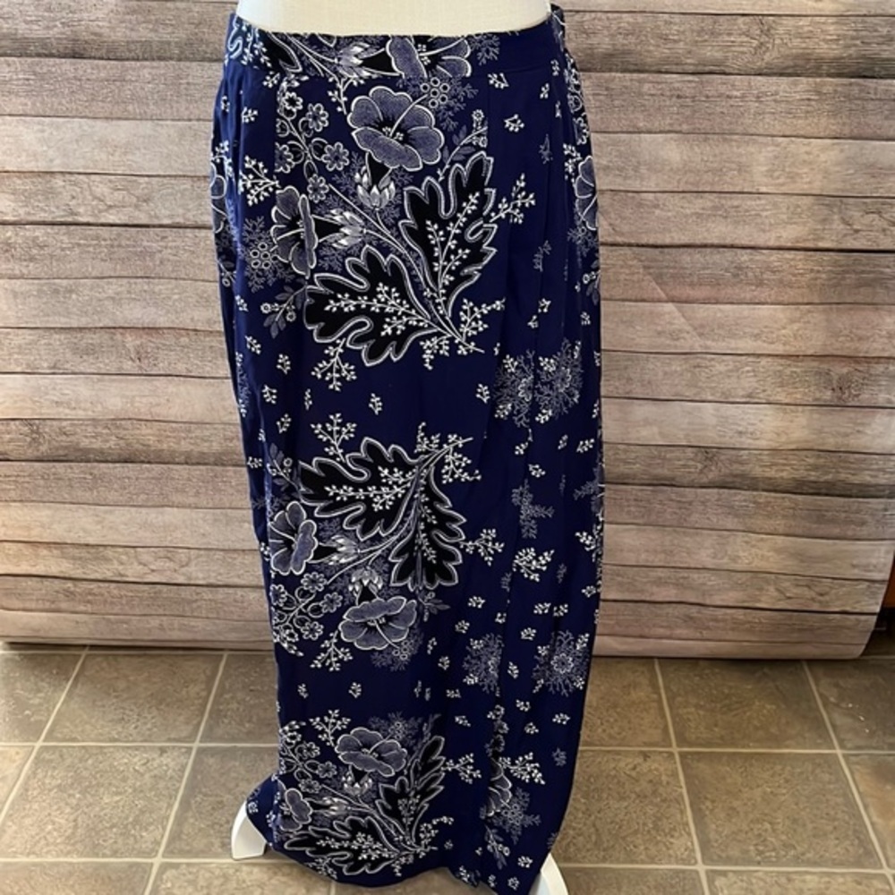 Coldwater Creek Women’s Skirt. Size 12